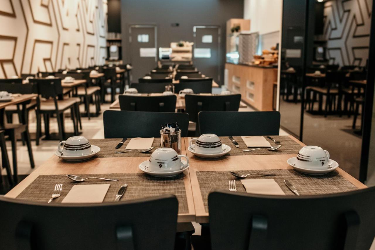 Hotel Lux Melide Ngoại thất bức ảnh