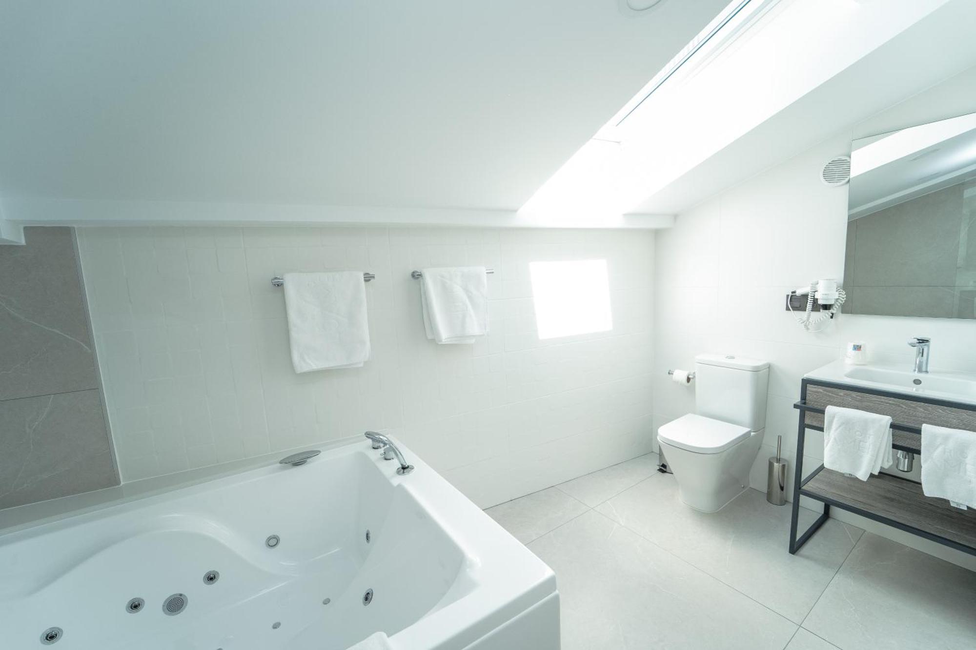 Hotel Lux Melide Ngoại thất bức ảnh