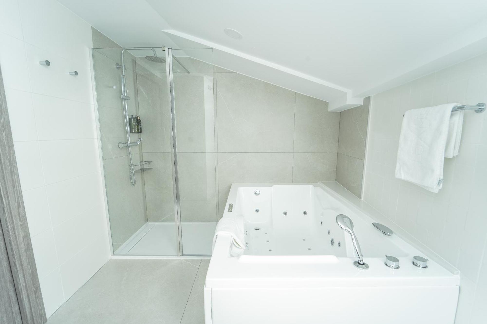 Hotel Lux Melide Ngoại thất bức ảnh